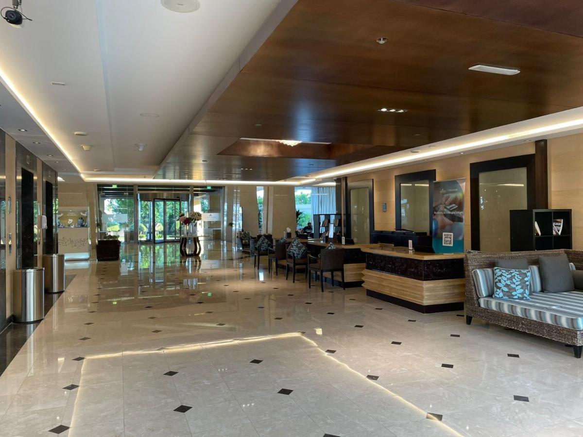 Anantara Hotel Apartment Palm Jumeirah Connected Anantara Hotel ดูไบ ภายนอก รูปภาพ