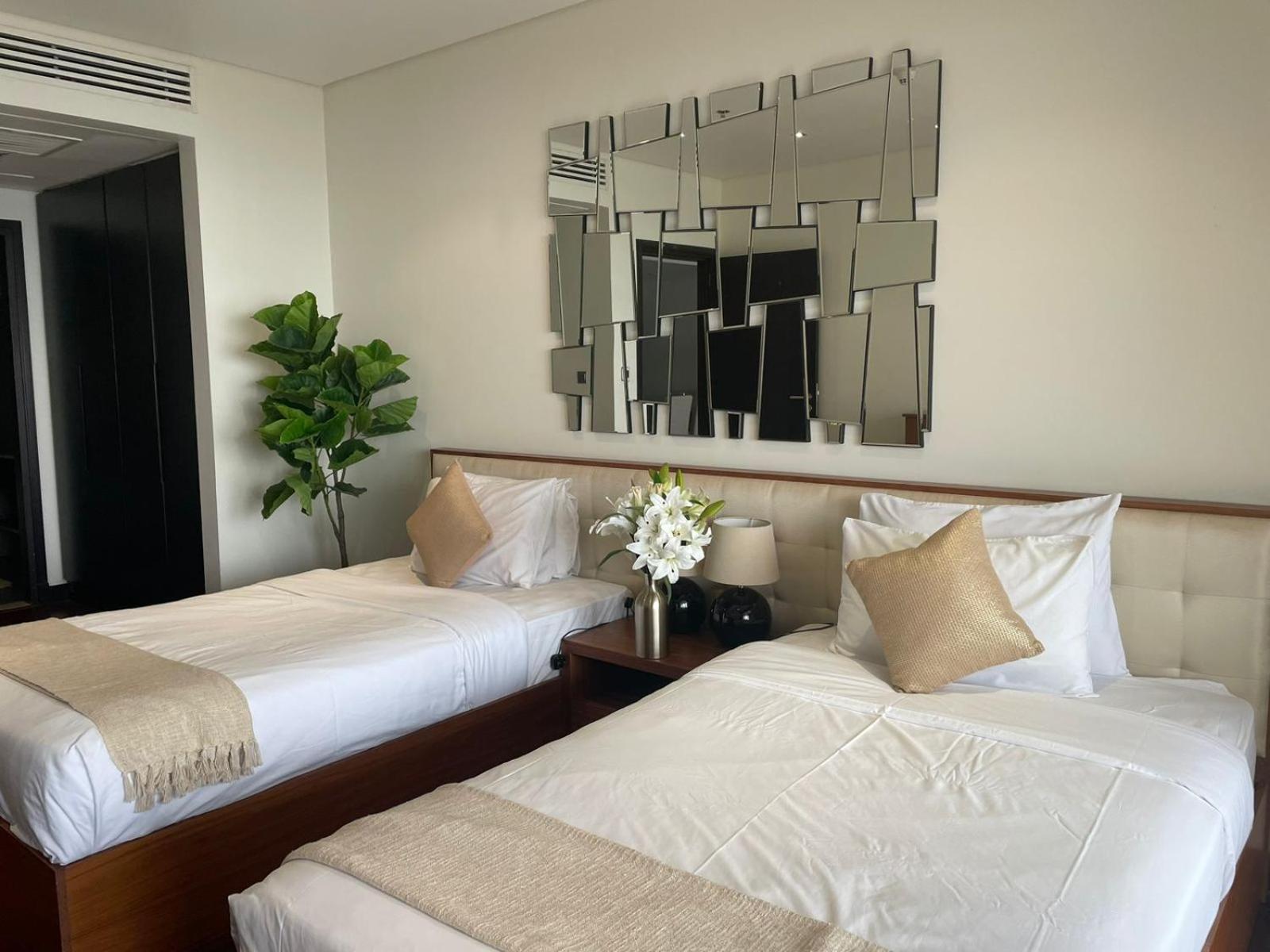 Anantara Hotel Apartment Palm Jumeirah Connected Anantara Hotel ดูไบ ภายนอก รูปภาพ