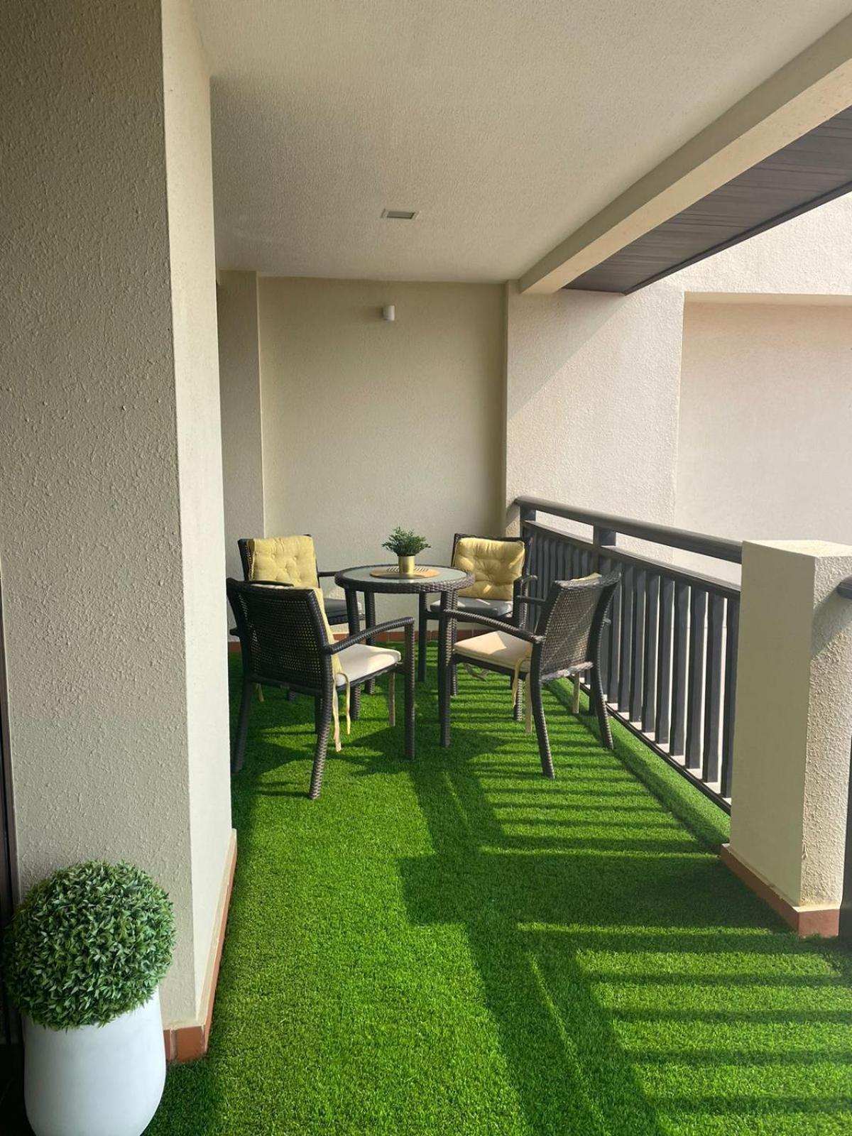 Anantara Hotel Apartment Palm Jumeirah Connected Anantara Hotel ดูไบ ภายนอก รูปภาพ
